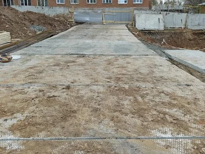 Апрель